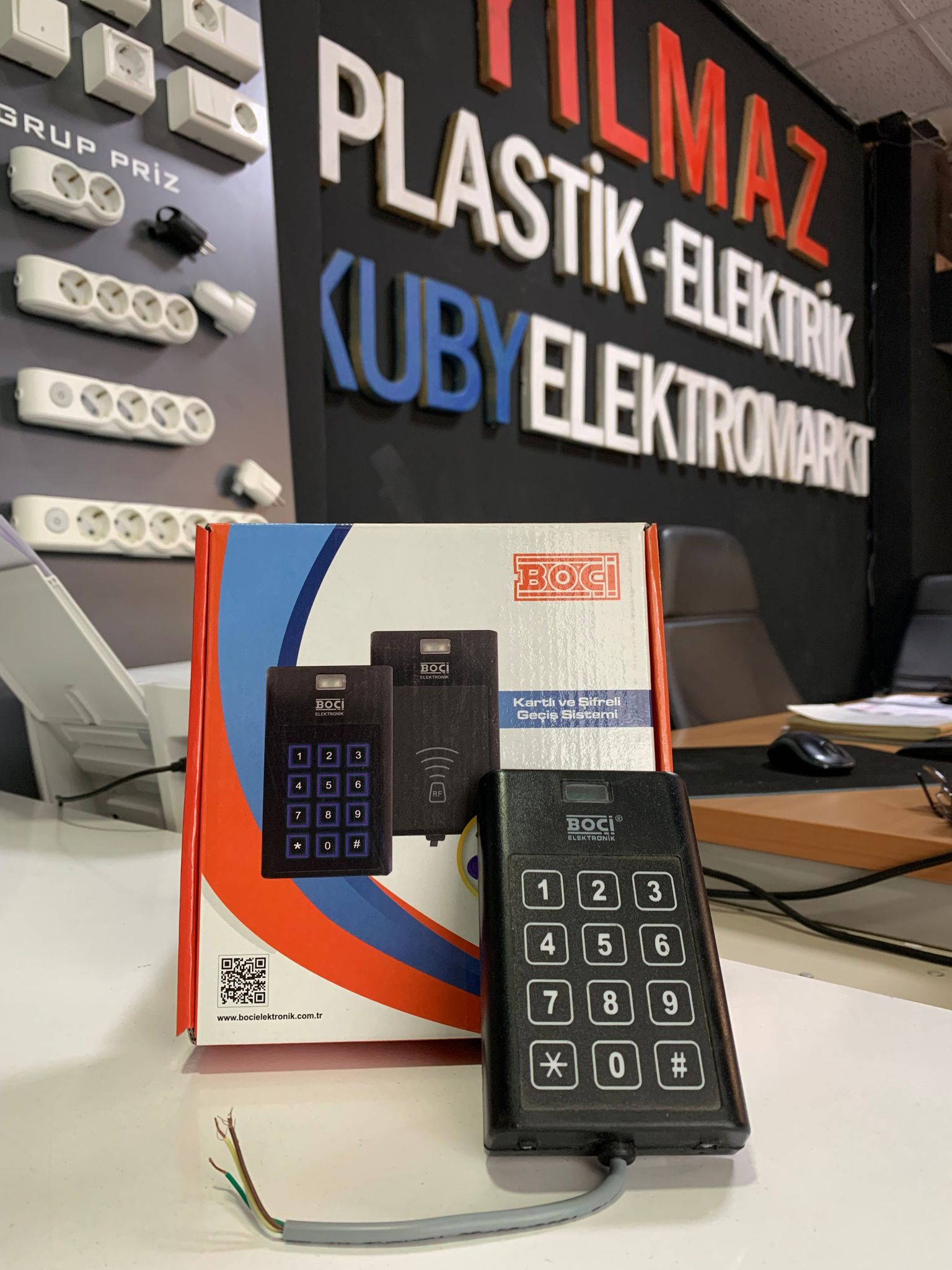 ŞİFRE BUTONLU OTOMATİK GEÇİŞ 